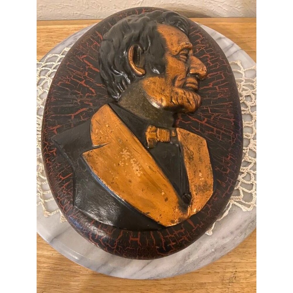 Vintage 1940s Imperial Brass Mfg Co Abraham Lincoln Oval Relief Wood Bust Plaque